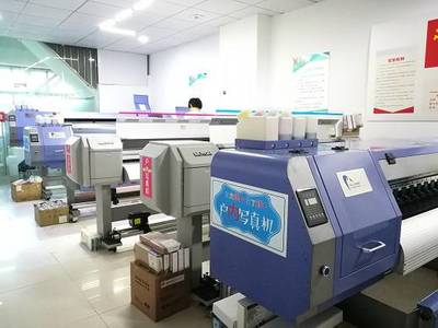 高精寫真車貼進(jìn)口設(shè)備打印量大價優(yōu)